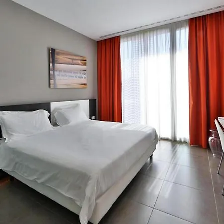 Отель Western Parco Paglia